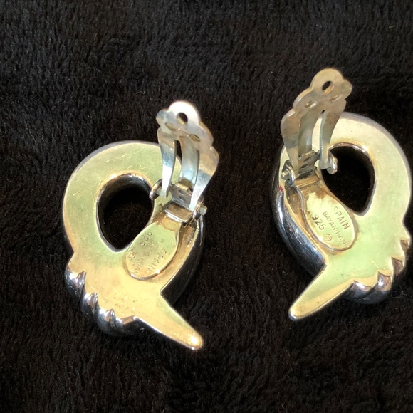 Bayanihan Silver Vintage Hollow Modernist Clip Earrings - Picture 8 of 9